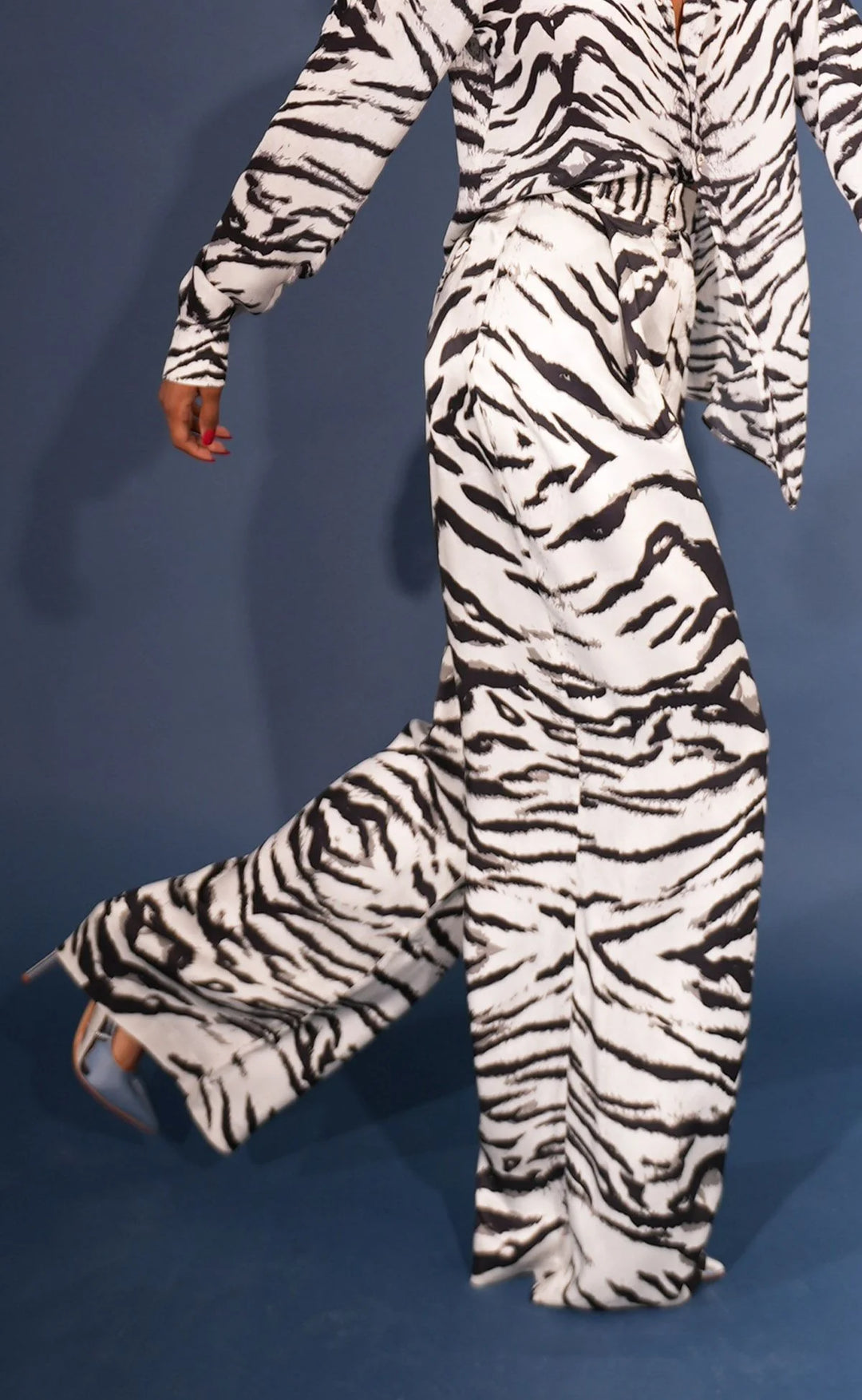 BruceGlen Black and White Snow Tiger Printed Pants
